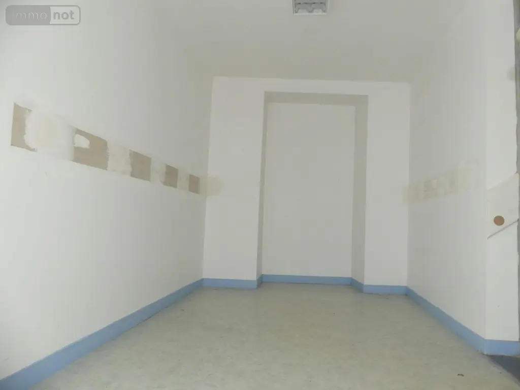 Location fonds et murs commerciaux Redon 35600 Ille-et-Vilaine 35 137 m2 850 euros 35066-859-35066 006