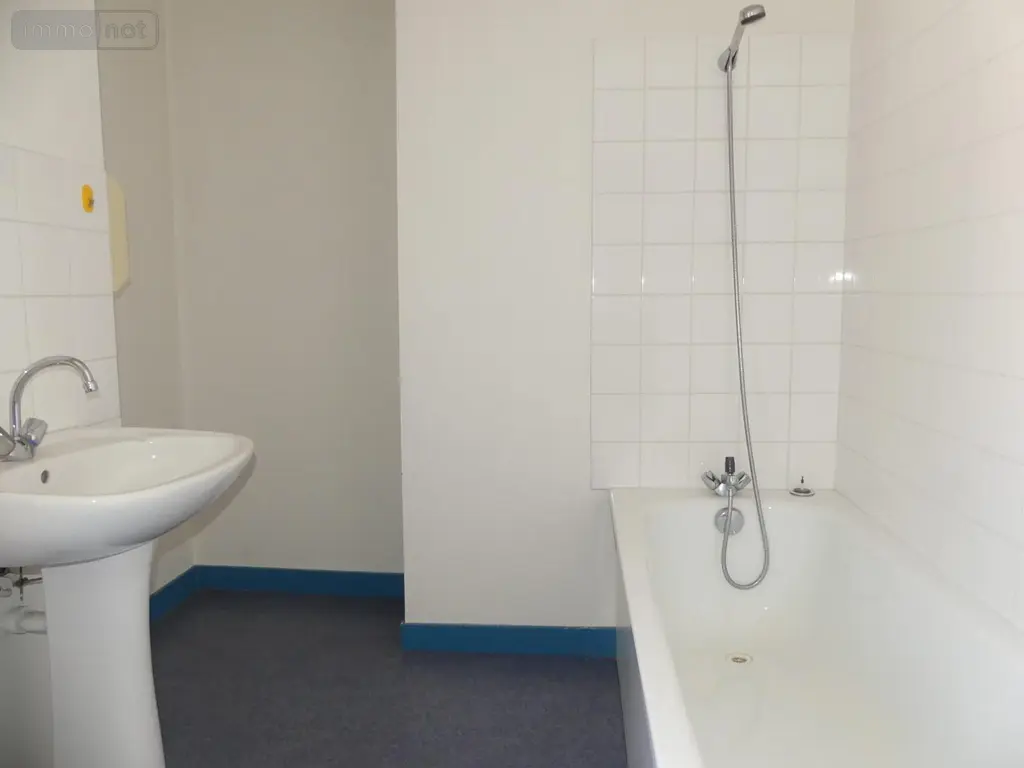 Location fonds et murs commerciaux Redon 35600 Ille-et-Vilaine 35 137 m2 850 euros 35066-859-35066 008