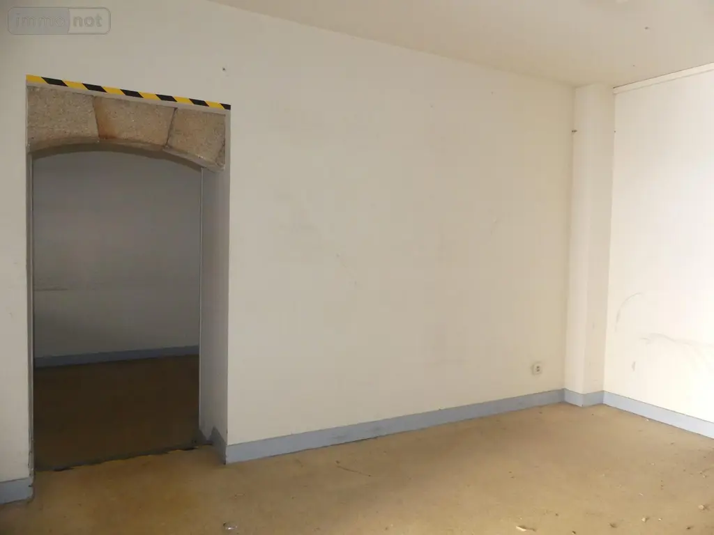 Location fonds et murs commerciaux Redon 35600 Ille-et-Vilaine 35 137 m2 850 euros 35066-859-35066 012