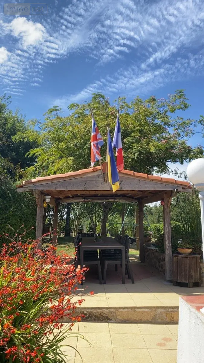 Maison a vendre Maché 85190 Vendée 85 352 m2 12 pièces 610700 euros 092/M/2510-85092 009