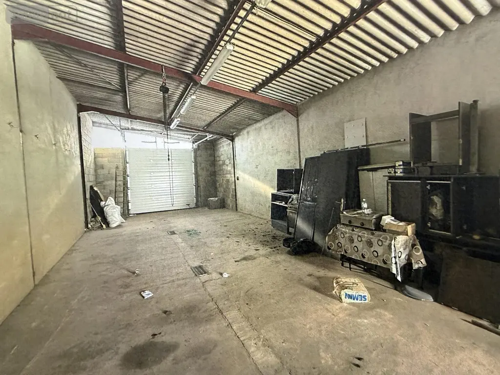 Fonds et murs commerciaux a vendre Saint-Rémy-en-Rollat 03110 Allier 03 556 m2 470000 euros 2026/991-03020 003