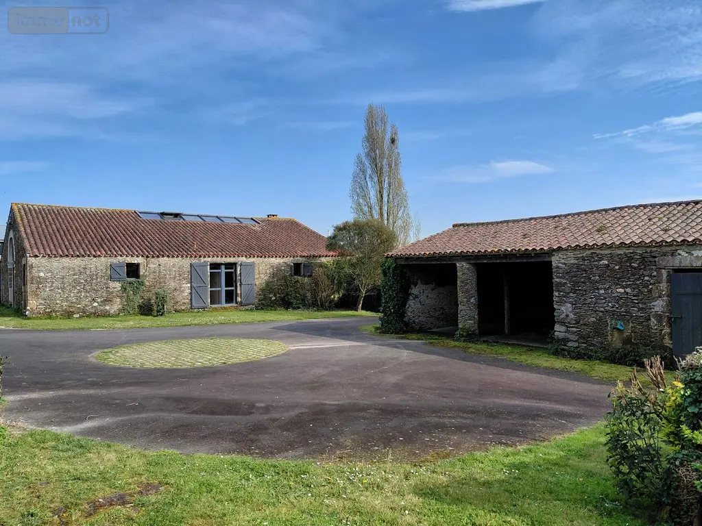 Maison a vendre La Garnache 85710 Vendée 85 438 m2 10 pièces 799000 euros VM5785-85092 002