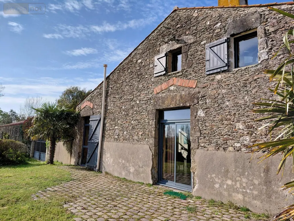 Maison a vendre La Garnache 85710 Vendée 85 438 m2 10 pièces 799000 euros VM5785-85092 003