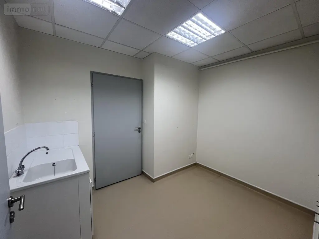 Location fonds et murs commerciaux Ambérieu-en-Bugey 01500 Ain 01 130 m2 2000 euros LF042-01032 006