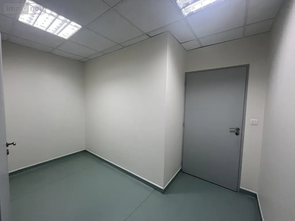 Location fonds et murs commerciaux Ambérieu-en-Bugey 01500 Ain 01 130 m2 2000 euros LF042-01032 007