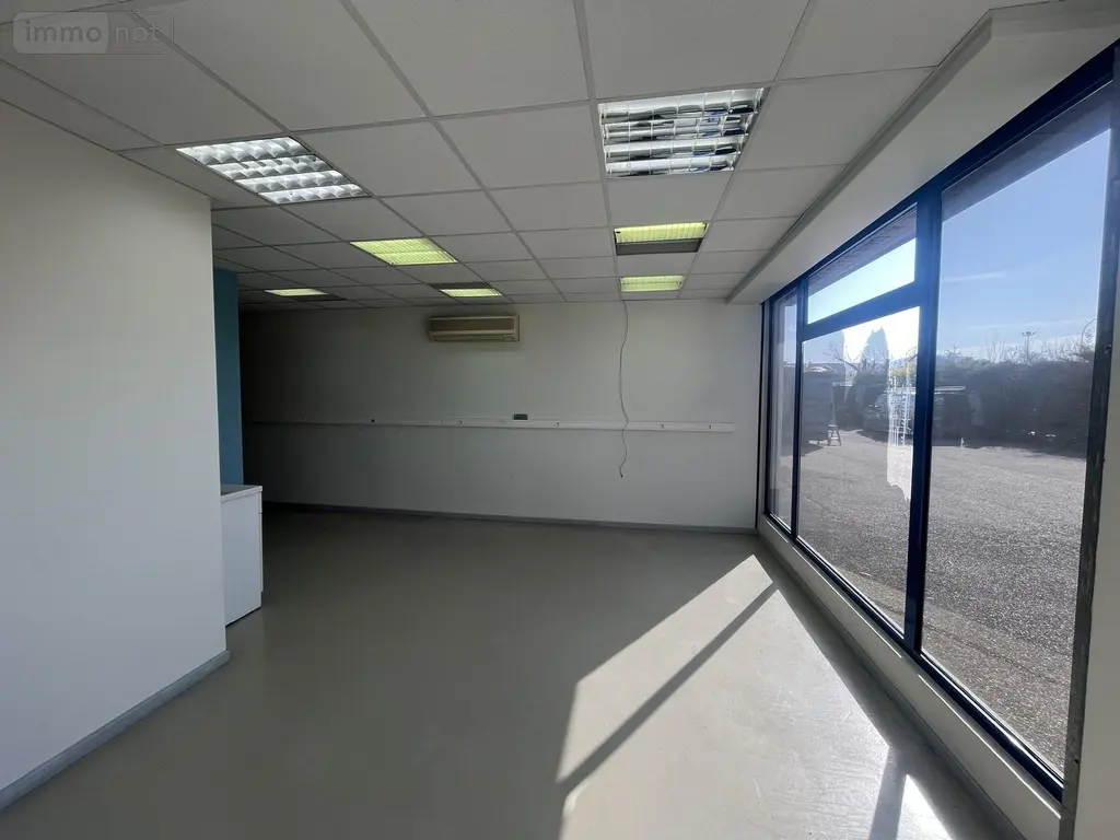 Location fonds et murs commerciaux Ambérieu-en-Bugey 01500 Ain 01 130 m2 2000 euros LF042-01032 003
