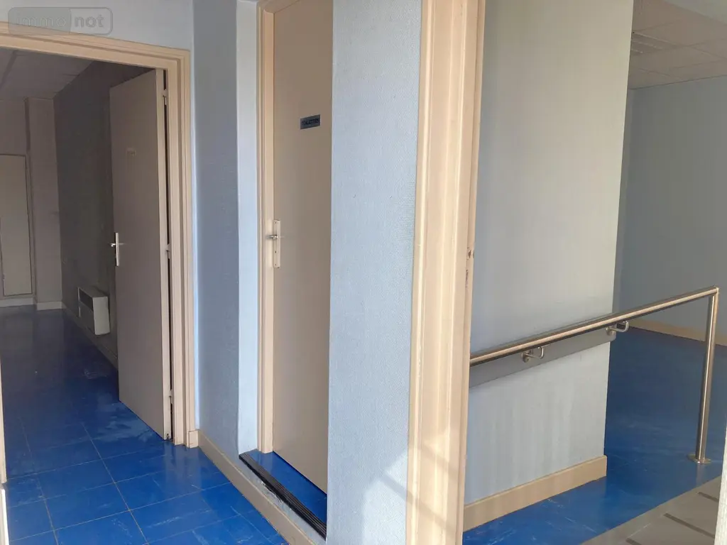Fonds et murs commerciaux a vendre Saint-Denis-en-Bugey 01500 Ain 01 44 m2 57000 euros VP124-01032 004