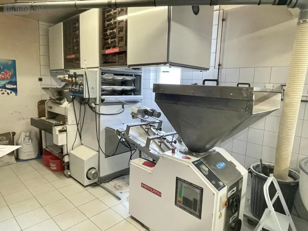 Fonds et murs commerciaux a vendre Fournels 48310 Lozère 48 327 m2 210000 euros 48032-225 007