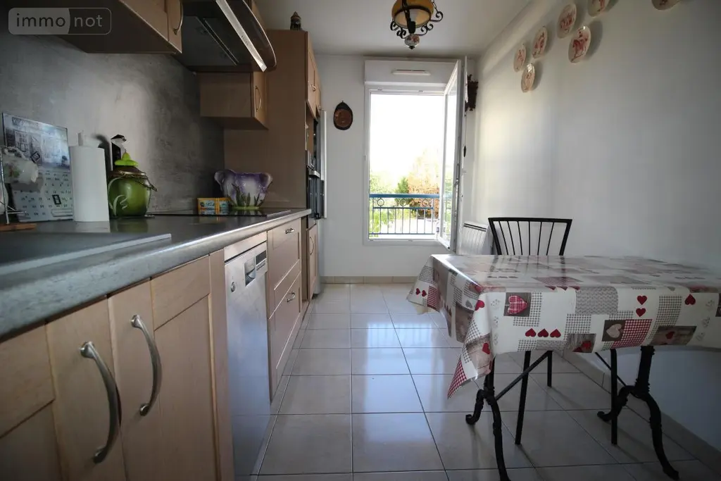 Appartement a vendre Ozoir-la-Ferrière 77330 Seine-et-Marne 77 67 m2 2 pièces 270400 euros 94029-276 003