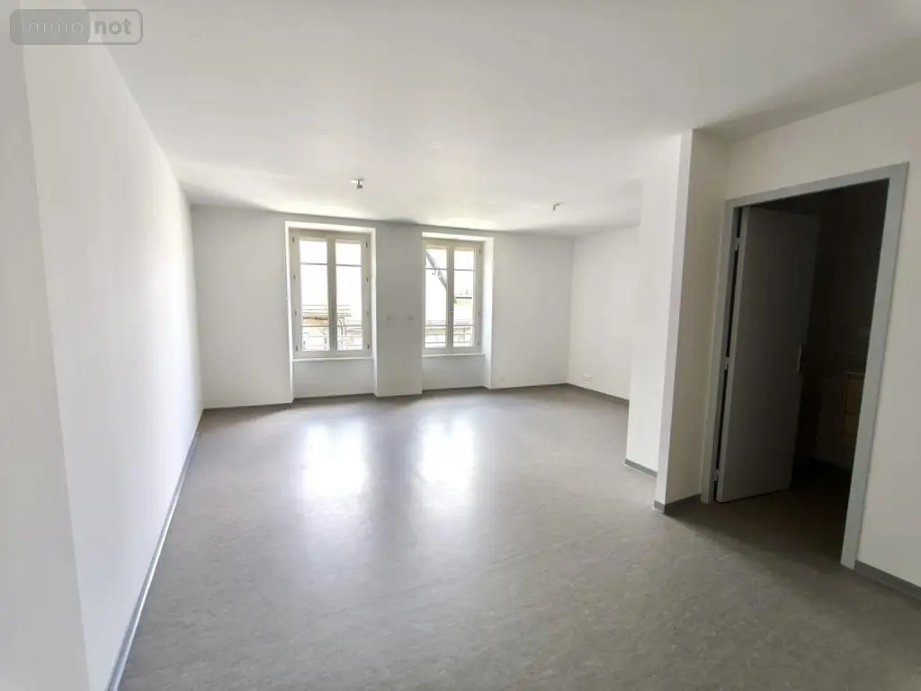 Location appartement Saint-Chély-d'Apcher 48200 Lozère 48 28 m2 370 euros 48032-L129 003