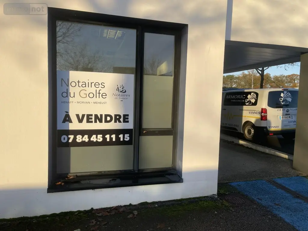 Fonds et murs commerciaux a vendre Vannes 56000 Morbihan 56 124 m2 330750 euros 56004-878 015