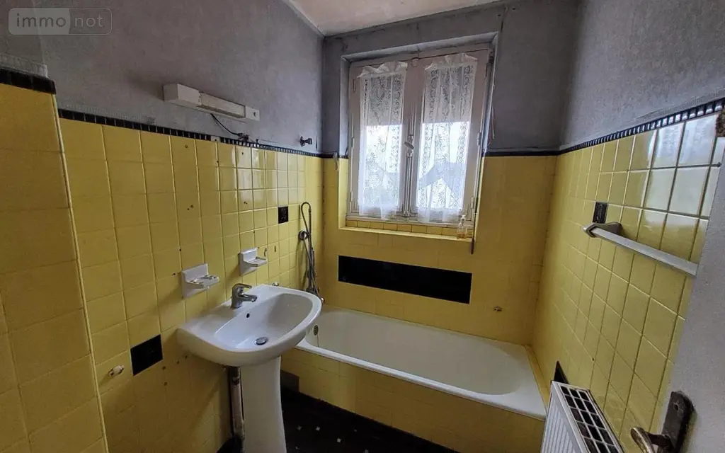 Maison a vendre Carhaix-Plouguer 29270 Finistère 29 80 m2 5 pièces 94500 euros 29066-3888 016