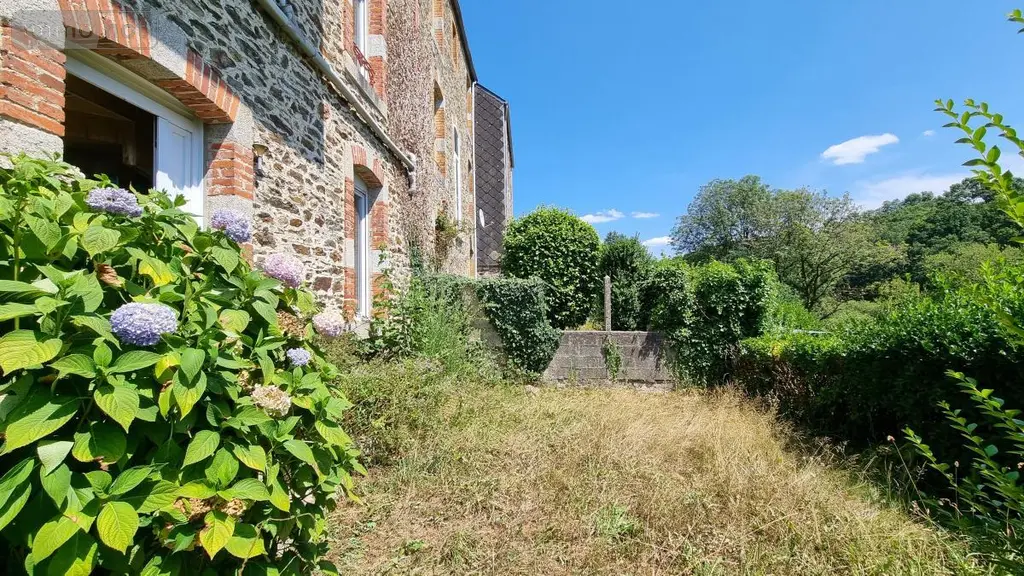 Maison a vendre Callac 22160 Côtes-d'Armor 22 80 m2 6 pièces 84000 euros 29066-3911 020
