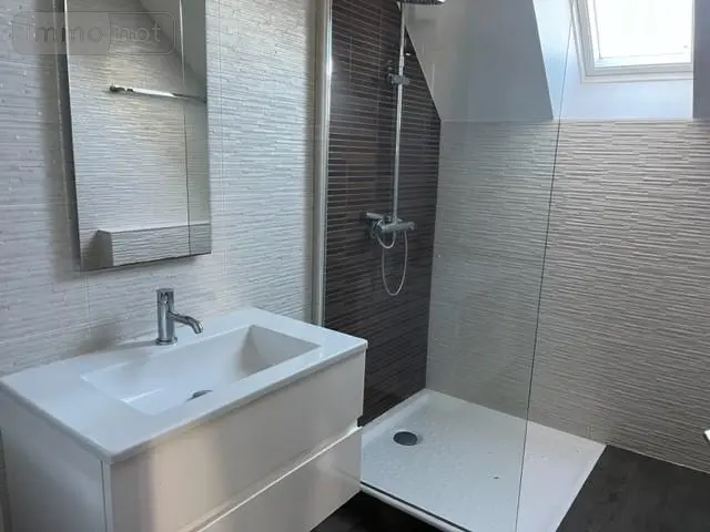 Immeuble de rapport a vendre Lanester 56600 Morbihan 56 213 m2 415288 euros 56083-1160 006