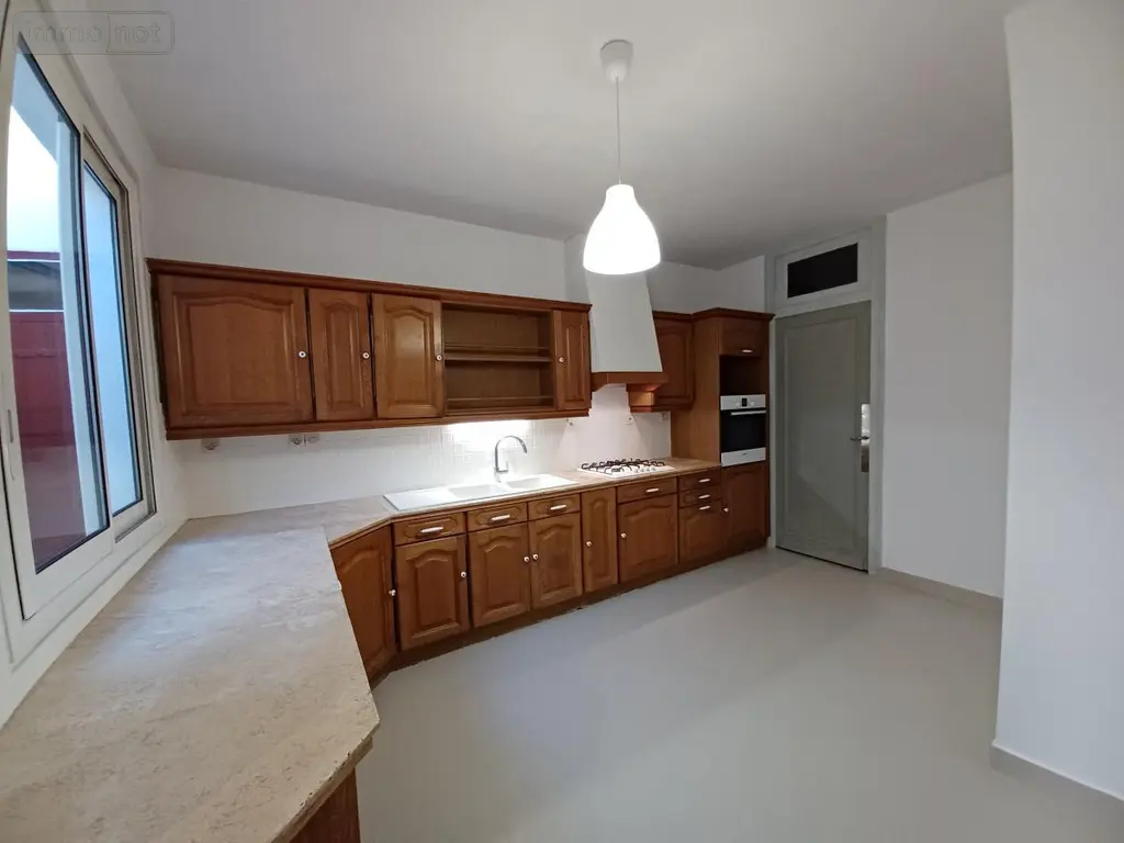 Immeuble de rapport a vendre L'Île-Bouchard 37220 Indre-et-Loire 37 144 m2 188800 euros 37094-26 005