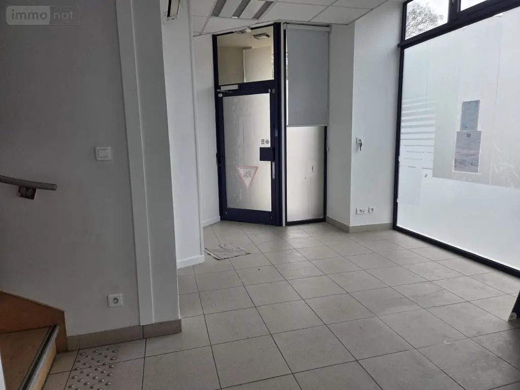 Location fonds et murs commerciaux Château-Gontier-sur-Mayenne 53200 Mayenne 53 105 m2 900 euros 53073-L214 002