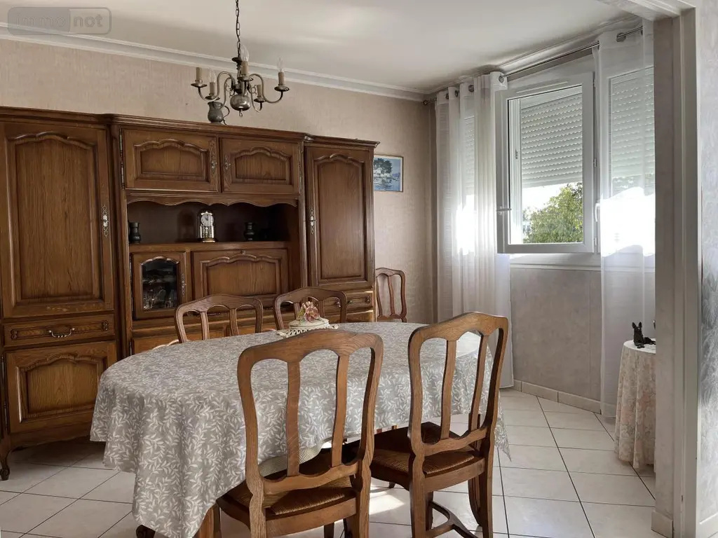 Location appartement Laval 53000 Mayenne 53 76 m2 4 pièces 775 euros 53003-L28 005