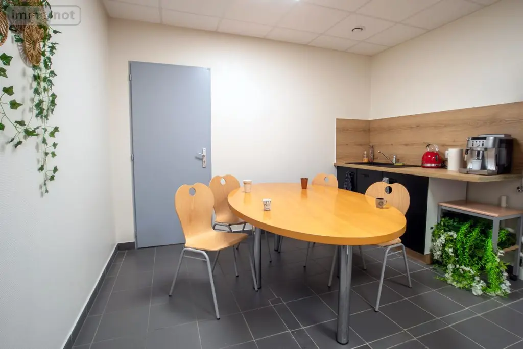 Fonds et murs commerciaux a vendre Auxerre 89000 Yonne 89 865 m2 499000 euros 02002-334 017