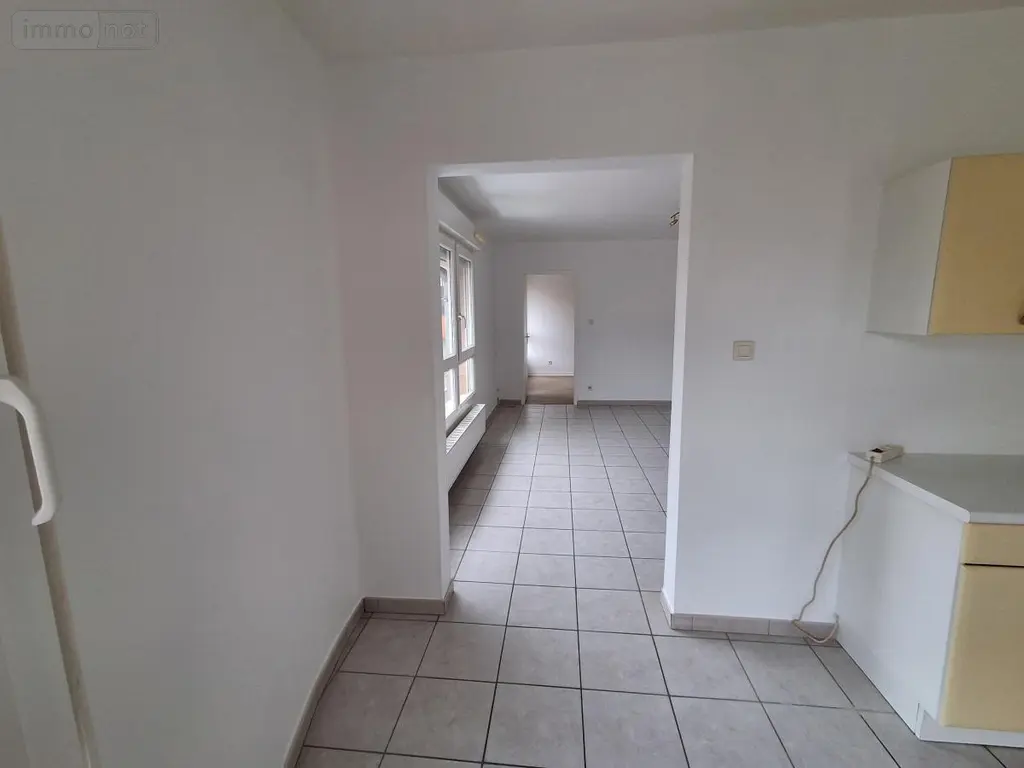 Location appartement Bourg-en-Bresse 01000 Ain 01 76 m2 774 euros 01083-L135 003