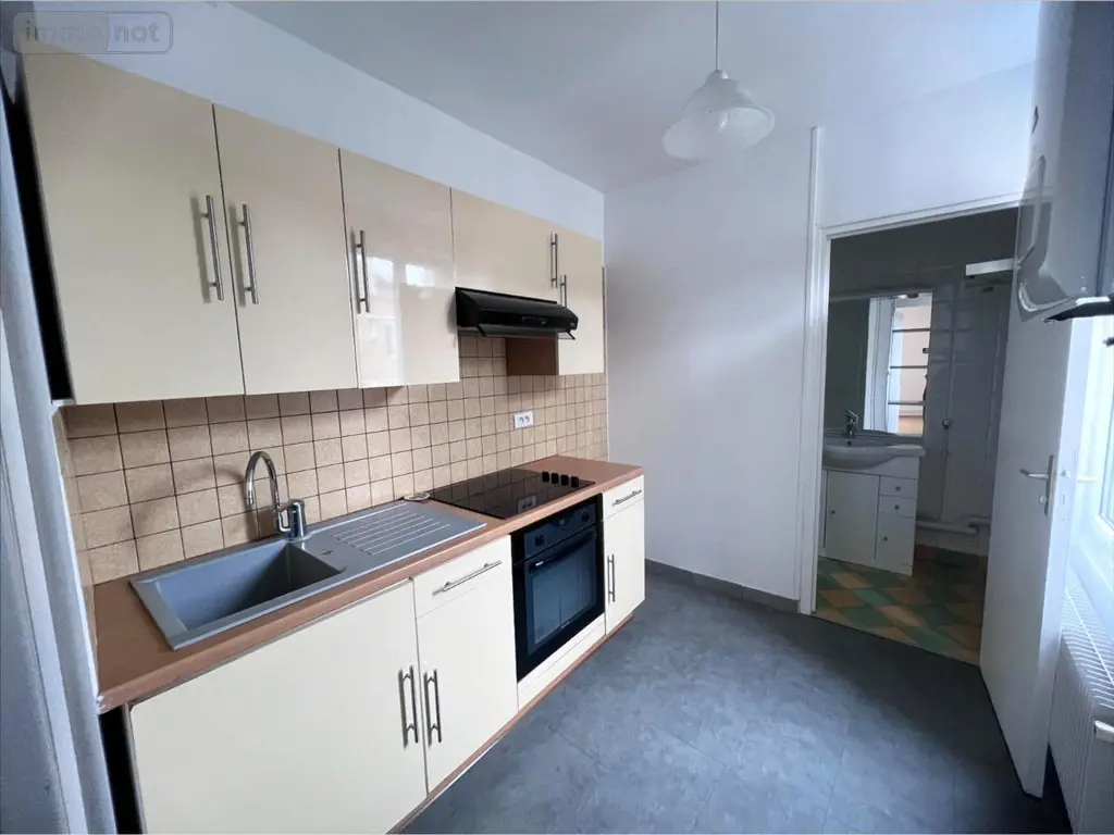 Location appartement Reims 51100 Marne 51 35 m2 2 pièces 626 euros LOCAROBMAR 003