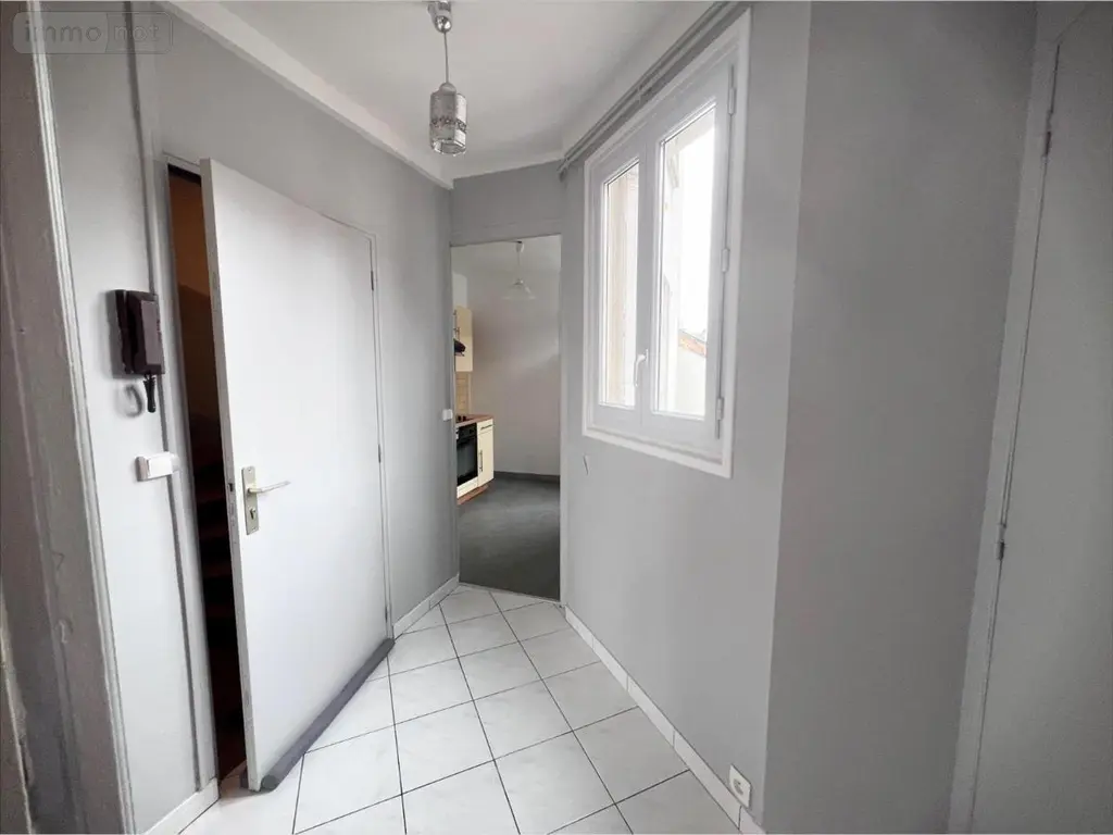 Location appartement Reims 51100 Marne 51 35 m2 2 pièces 626 euros LOCAROBMAR 004