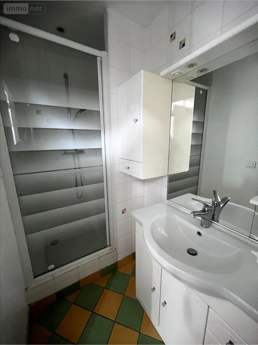 Location appartement Reims 51100 Marne 51 35 m2 2 pièces 626 euros LOCAROBMAR 006
