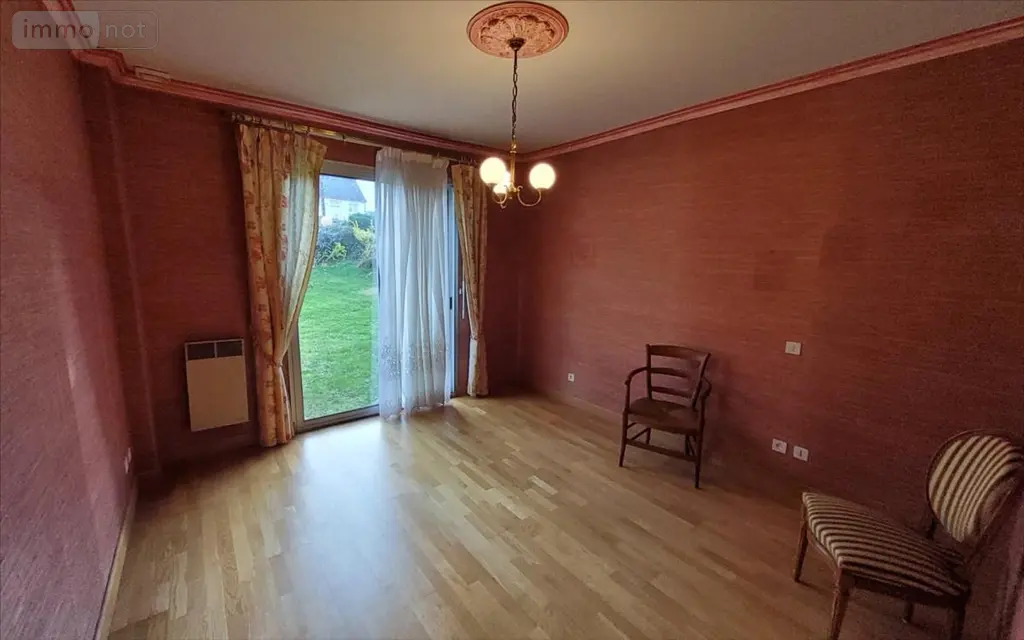 Maison a vendre Carhaix-Plouguer 29270 Finistère 29 171 m2 7 pièces 299250 euros 29066-902107 022