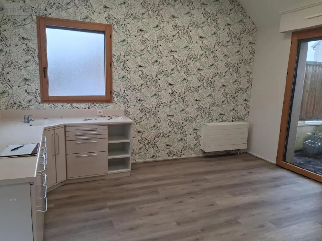 Location fonds et murs commerciaux La Haye 50250 Manche 50 157 m2 700 euros 50061-L215 016