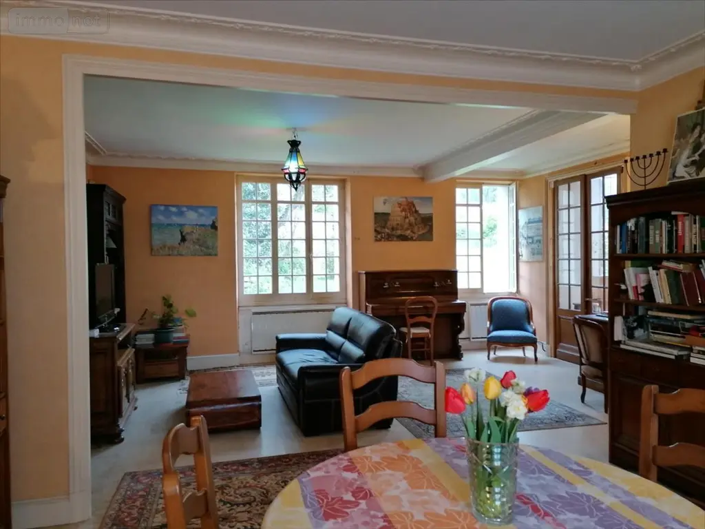 Maison a vendre Descartes 37160 Indre-et-Loire 37 196 m2 8 pièces 199920 euros 082/379 005