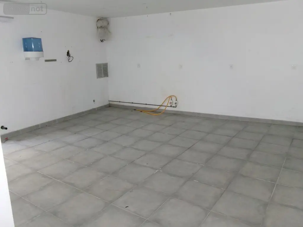 Location fonds et murs commerciaux Haillicourt 62940 Pas-de-Calais 62 151 m2 1000 euros 62023-L1420 007