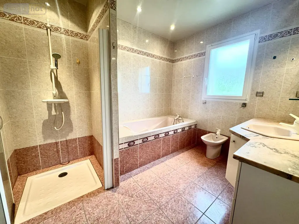 Maison a vendre Saint-Chély-d'Apcher 48200 Lozère 48 180 m2 369000 euros 48032-208 008