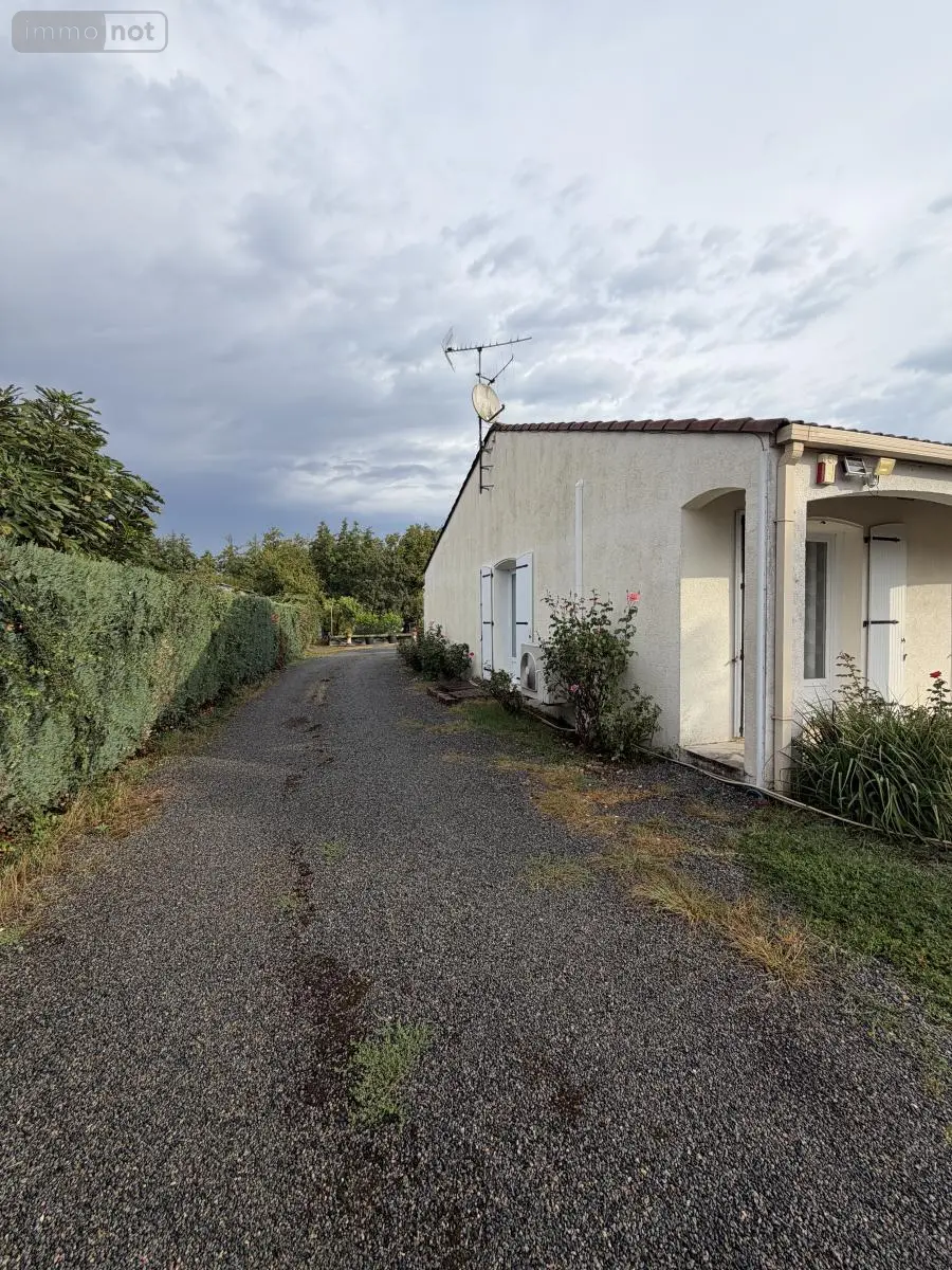 Maison a vendre Magné 79460 Deux-Sèvres 79 121 m2 244400 euros 79066-127 005