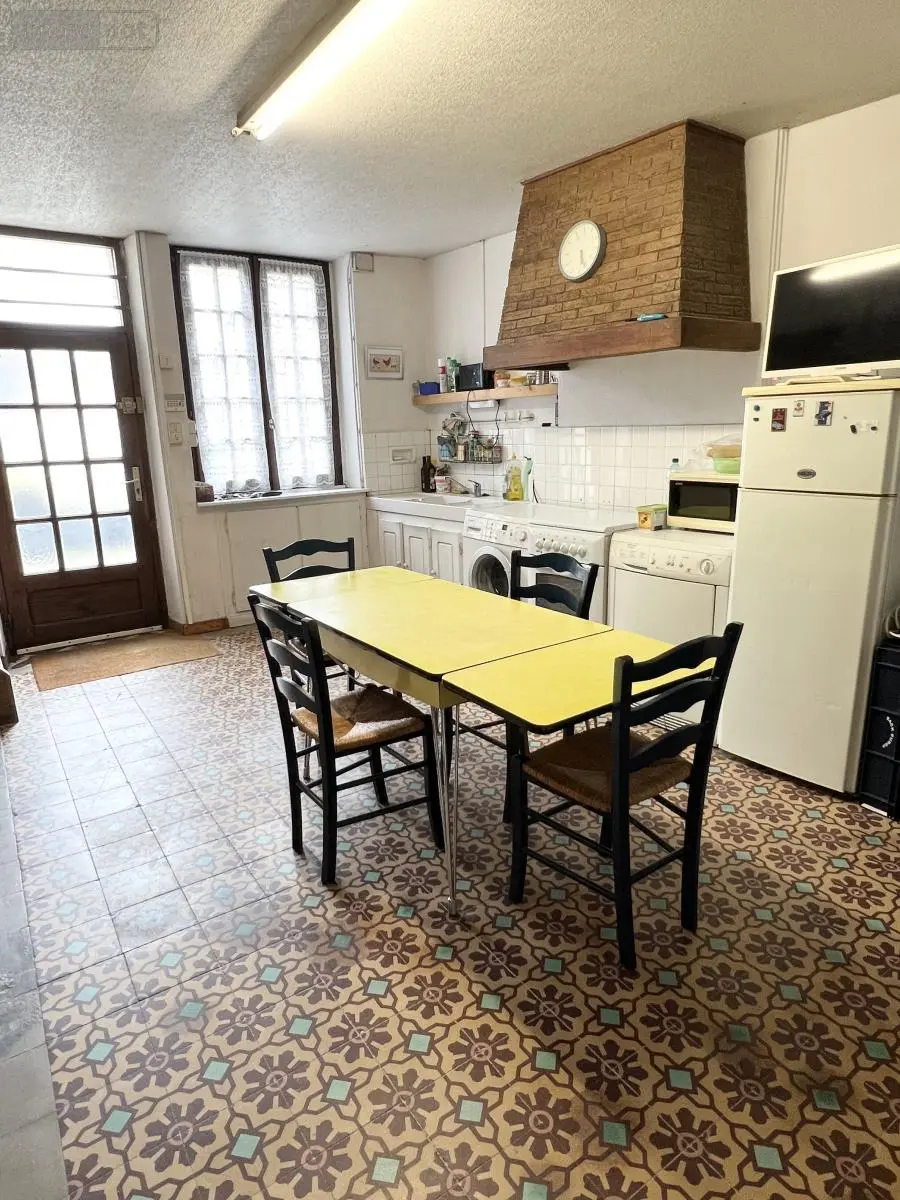 Fonds et murs commerciaux a vendre Oucques La Nouvelle 41290 Loir-et-Cher 41 205 m2 69960 euros 41029-60 002