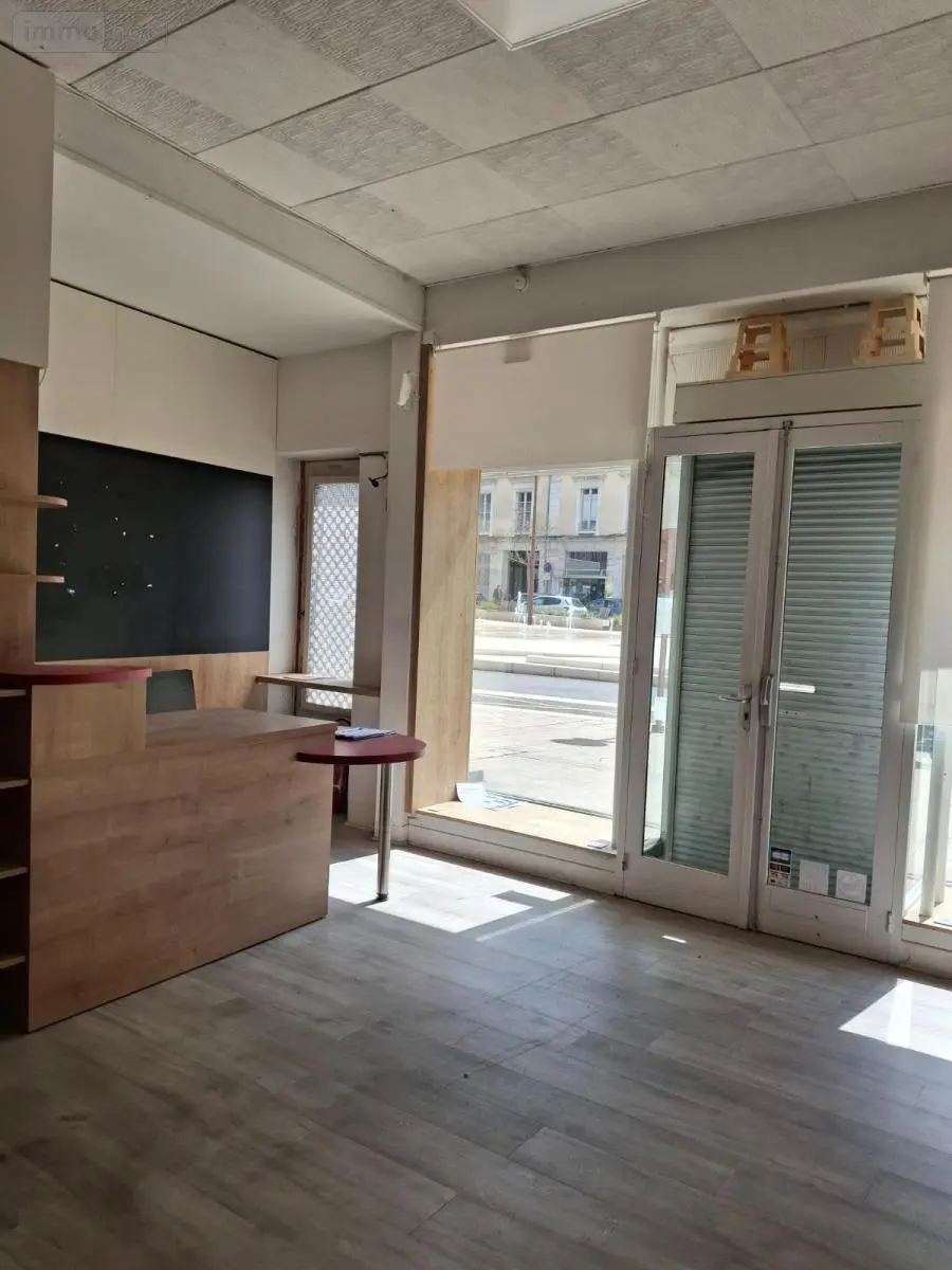 Location fonds et murs commerciaux Cusset 03300 Allier 03 49 m2 980 euros 03019-L89 003