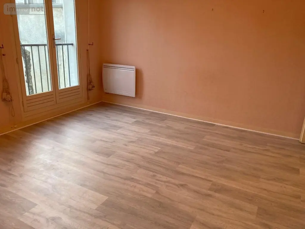 Location appartement Montargis 45200 Loiret 45 66 m2 2 pièces 685 euros 45052-L300 005
