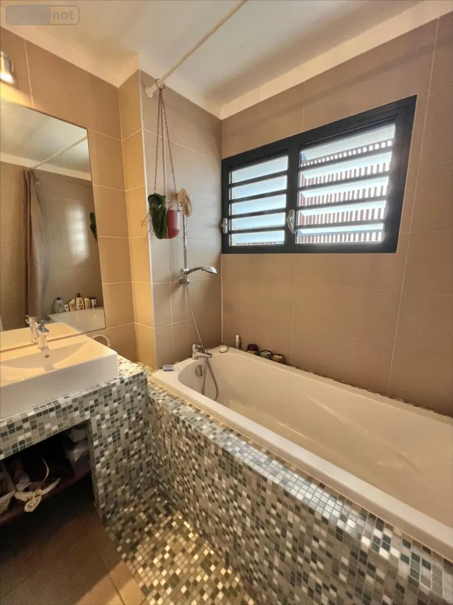 Appartement a vendre Saint-Leu 97436 La Réunion 974 73 m2 4 pièces 300900 euros 38202-28 008