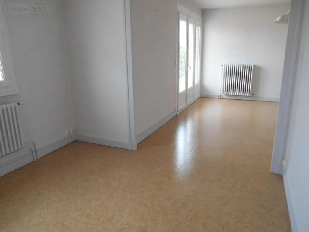 Location appartement Bourg-en-Bresse 01000 Ain 01 62 m2 3 pièces 800 euros 01083-L140 008