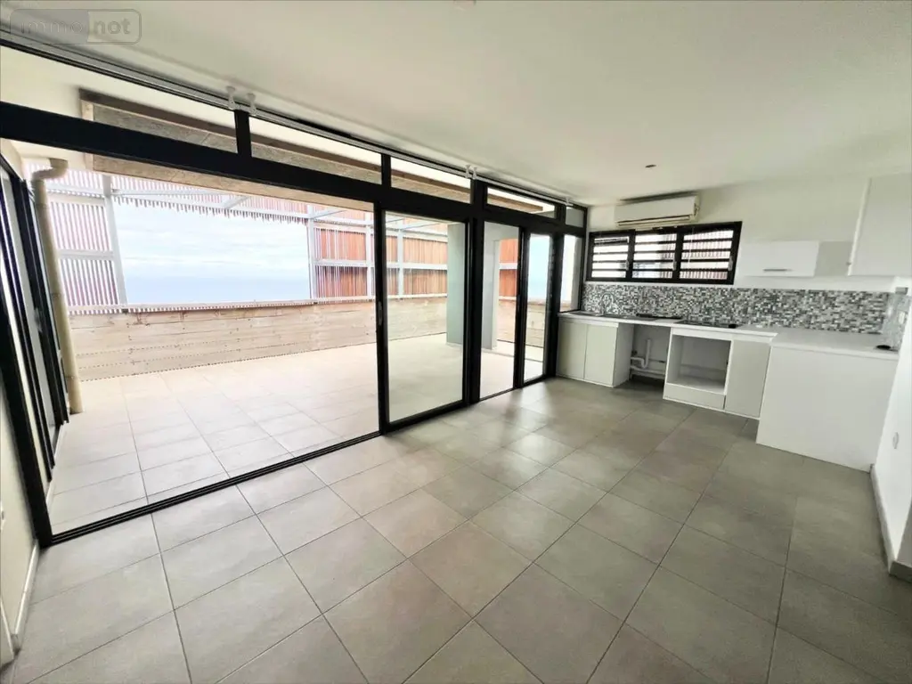 Appartement a vendre Saint-Leu 97424 La Réunion 974 75 m2 4 pièces 307200 euros 38202-14 003