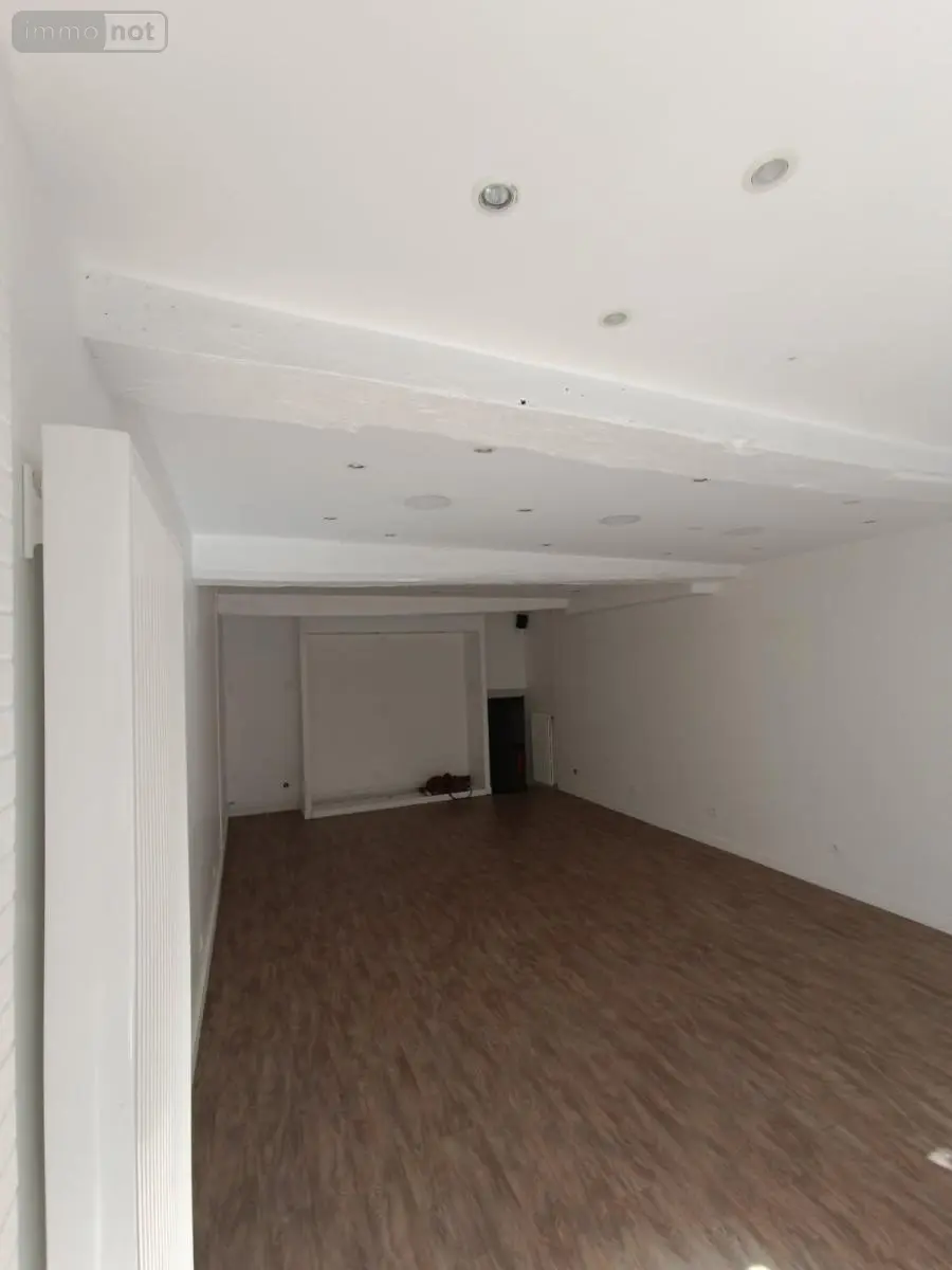 Location fonds et murs commerciaux Bourg-en-Bresse 01000 Ain 01 80 m2 720 euros 01083-L156 006