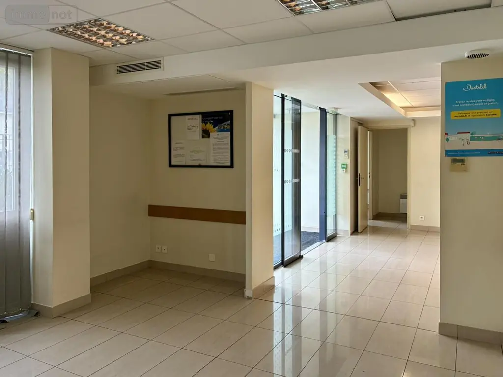 Fonds et murs commerciaux a vendre Angers 49100 Maine-et-Loire 49 130 m2 399000 euros 49009-1395 002