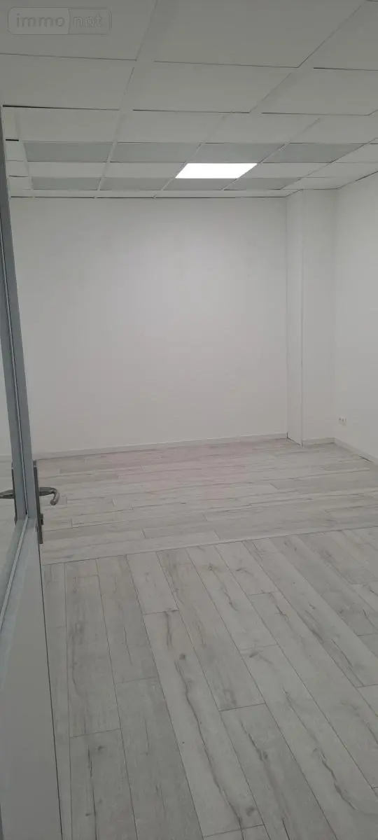 Location fonds et murs commerciaux Amiens 80000 Somme 80 25 m2 550 euros 80004-L371 009