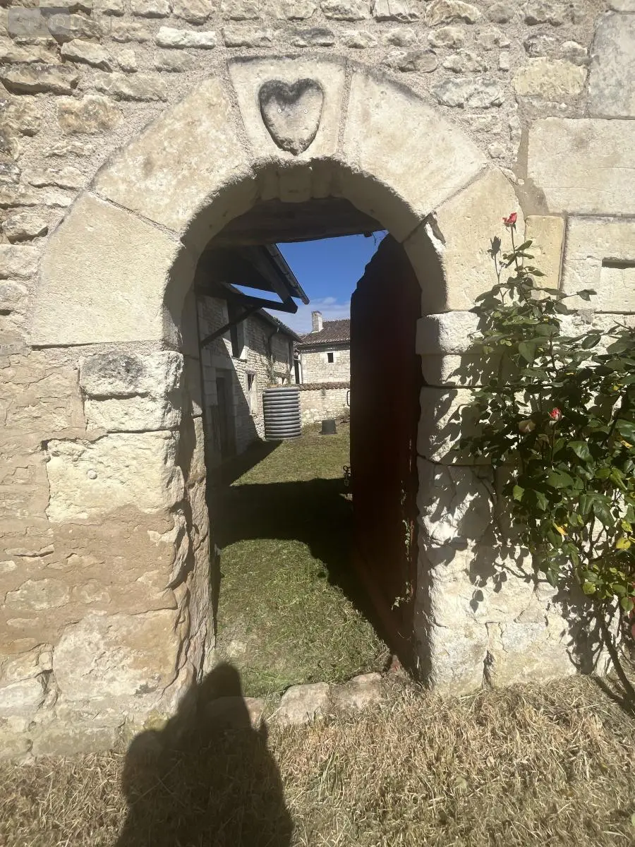 Maison a vendre La Tour-Saint-Gelin 37120 Indre-et-Loire 37 200 m2 95400 euros 37060-2350 002