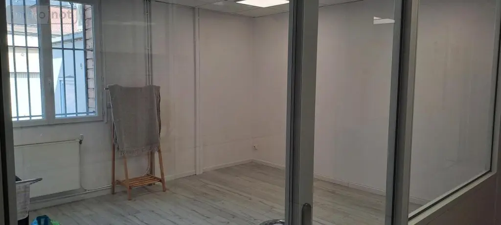 Location fonds et murs commerciaux Amiens 80000 Somme 80 25 m2 550 euros 80004-L371 005