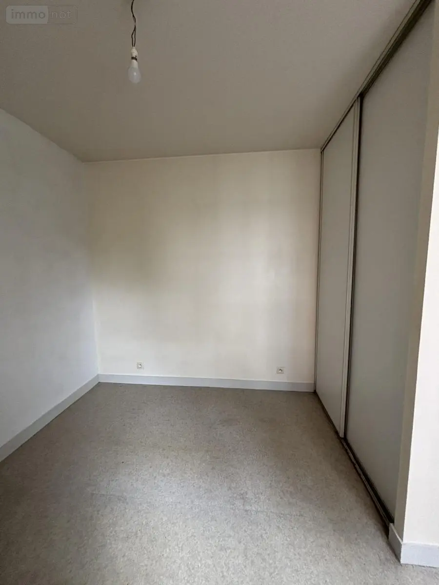 Location appartement Rennes 35000 Ille-et-Vilaine 35 24 m2 1 pièce 420 euros 35018-L1311 007