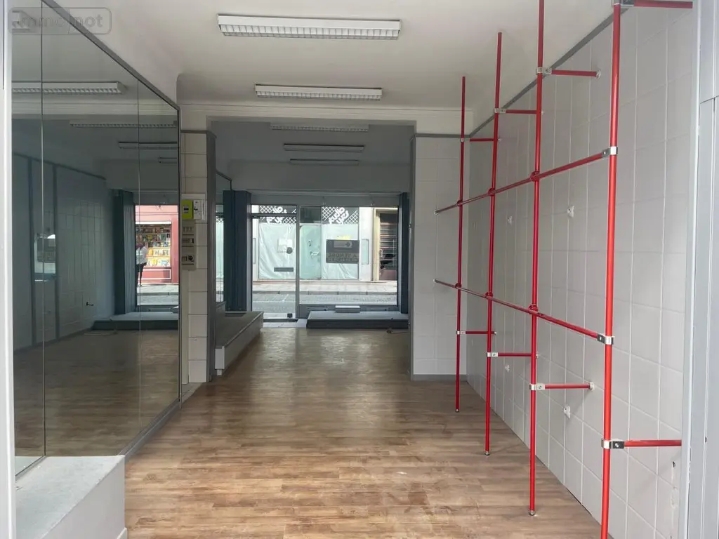 Fonds et murs commerciaux a vendre Vire Normandie 14500 Calvados 14 58 m2 53500 euros 14076-5869 002
