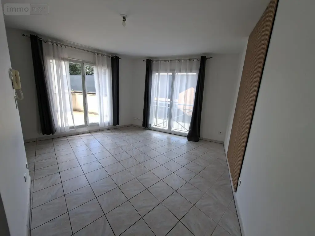 Location appartement Darnétal 76160 Seine-Maritime 76 37 m2 585 euros 76026-L430 002