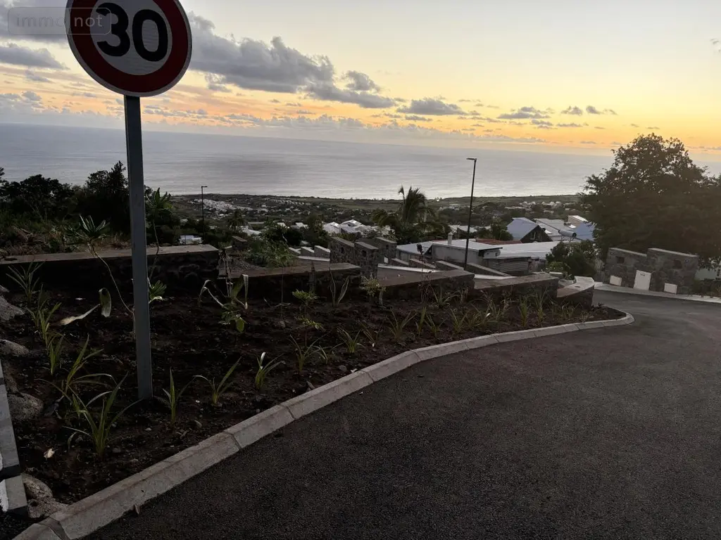 Terrain a batir a vendre Saint-Leu 97436 La Réunion 974 178000 euros 97409-320 002