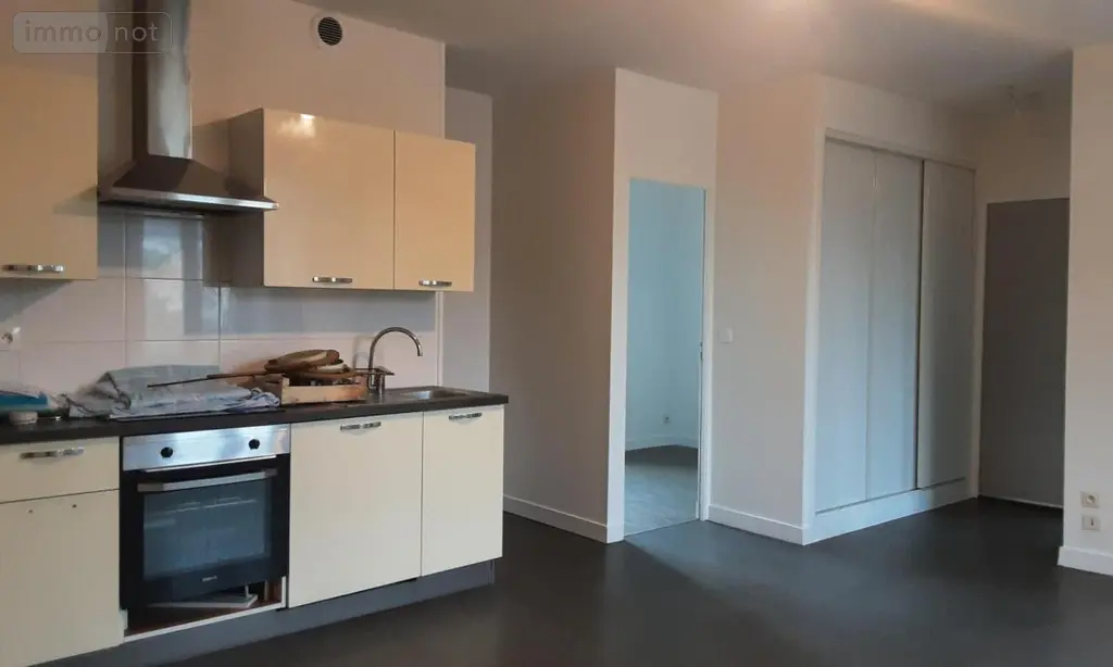 Location appartement Dol-de-Bretagne 35120 Ille-et-Vilaine 35 46 m2 3 pièces 565 euros 35130-L331 001