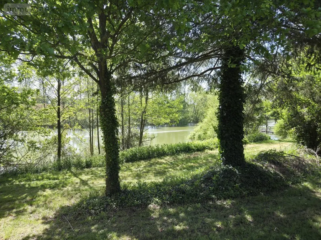 Terrains de loisirs bois etangs a vendre La Roche-Neuville 53200 Mayenne 53 95700 euros 53073-1758 008