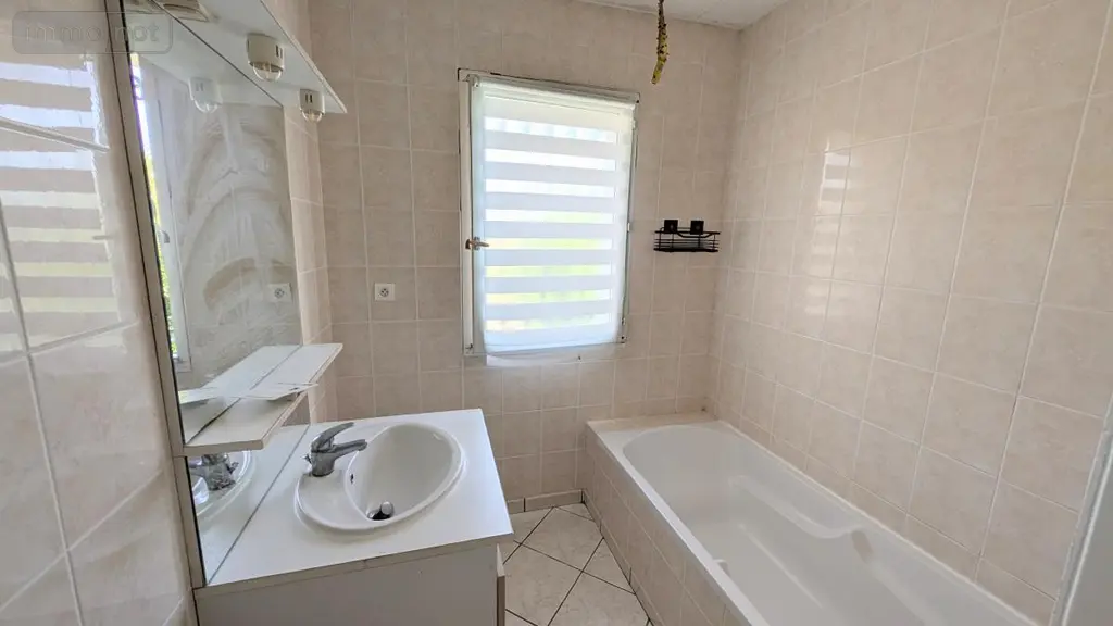 Location maison Saint-Pont 03110 Allier 03 91 m2 4 pièces 880 euros 03019-L119 005